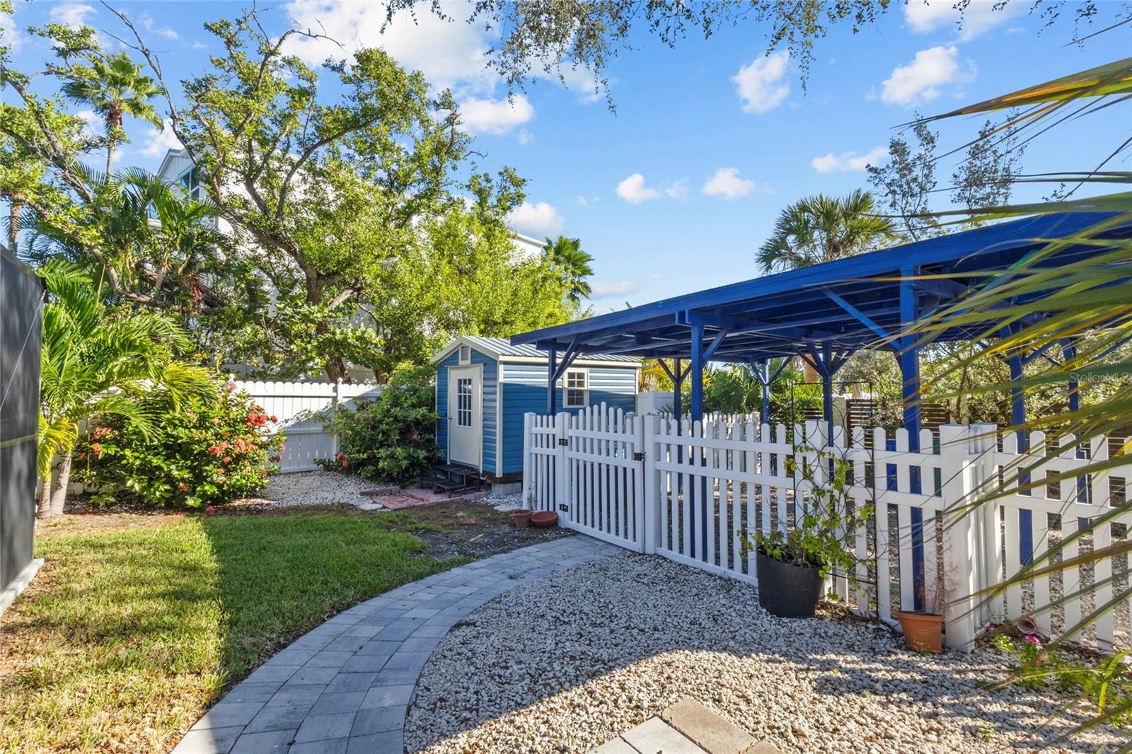 SLEEPY LAGOON - Residential
