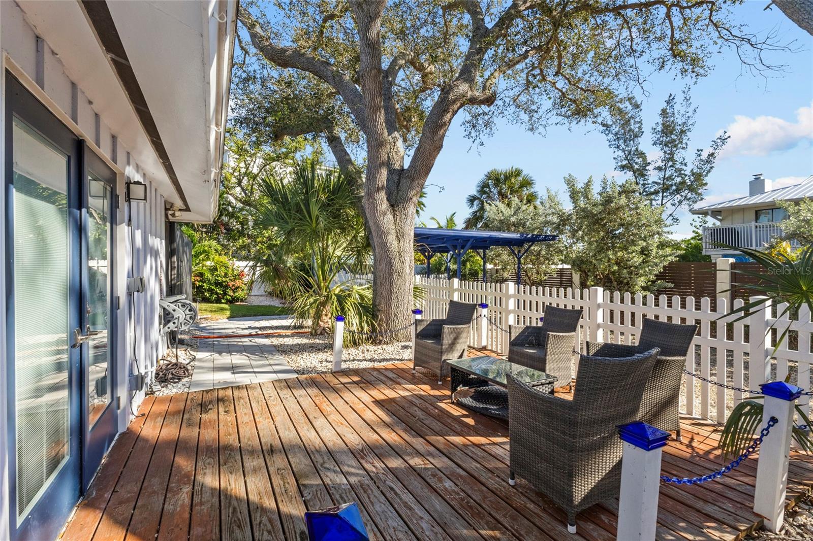 SLEEPY LAGOON - Residential