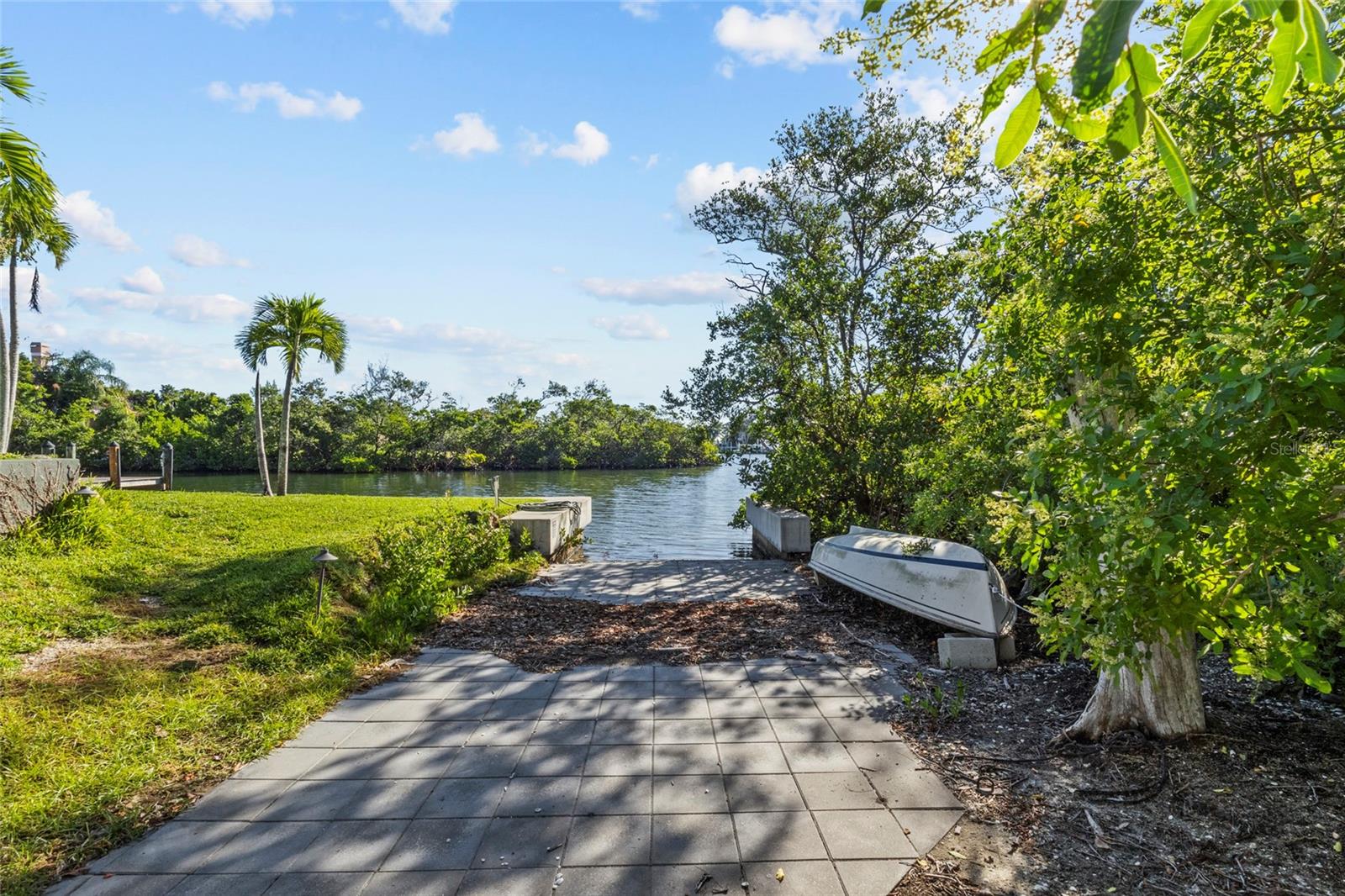 SLEEPY LAGOON - Residential