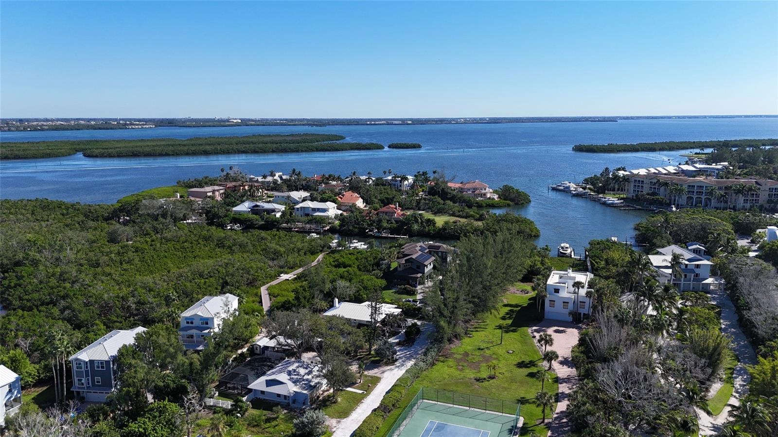 SLEEPY LAGOON - Residential