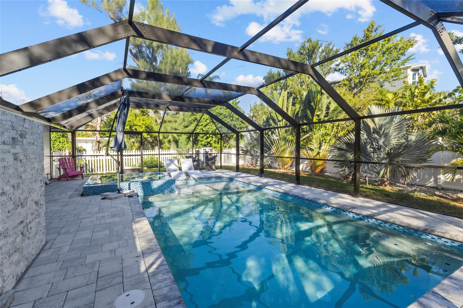 SLEEPY LAGOON - Residential