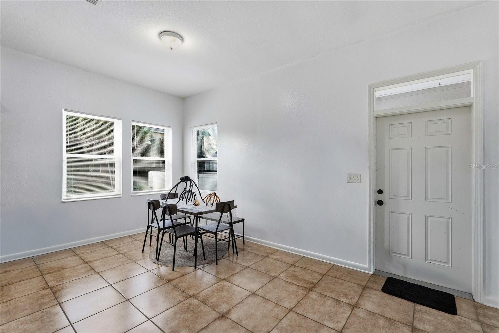 GIUSTOS TWNHMS - Residential Income