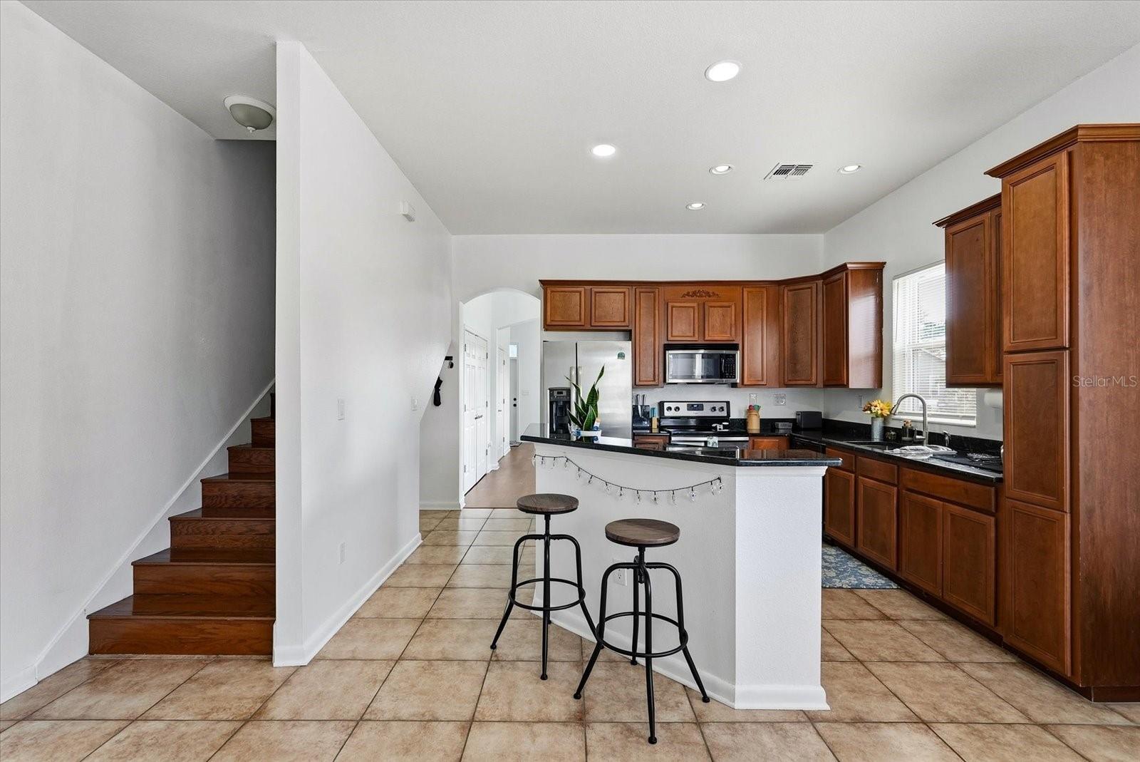 GIUSTOS TWNHMS - Residential Income