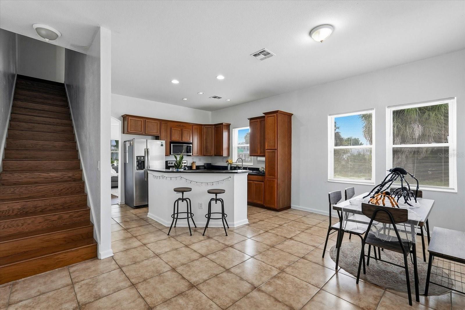 GIUSTOS TWNHMS - Residential Income