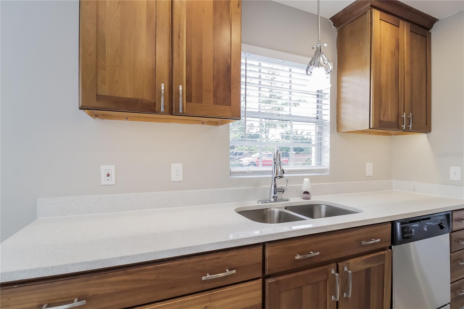 TWIN PINES - Residential Lease