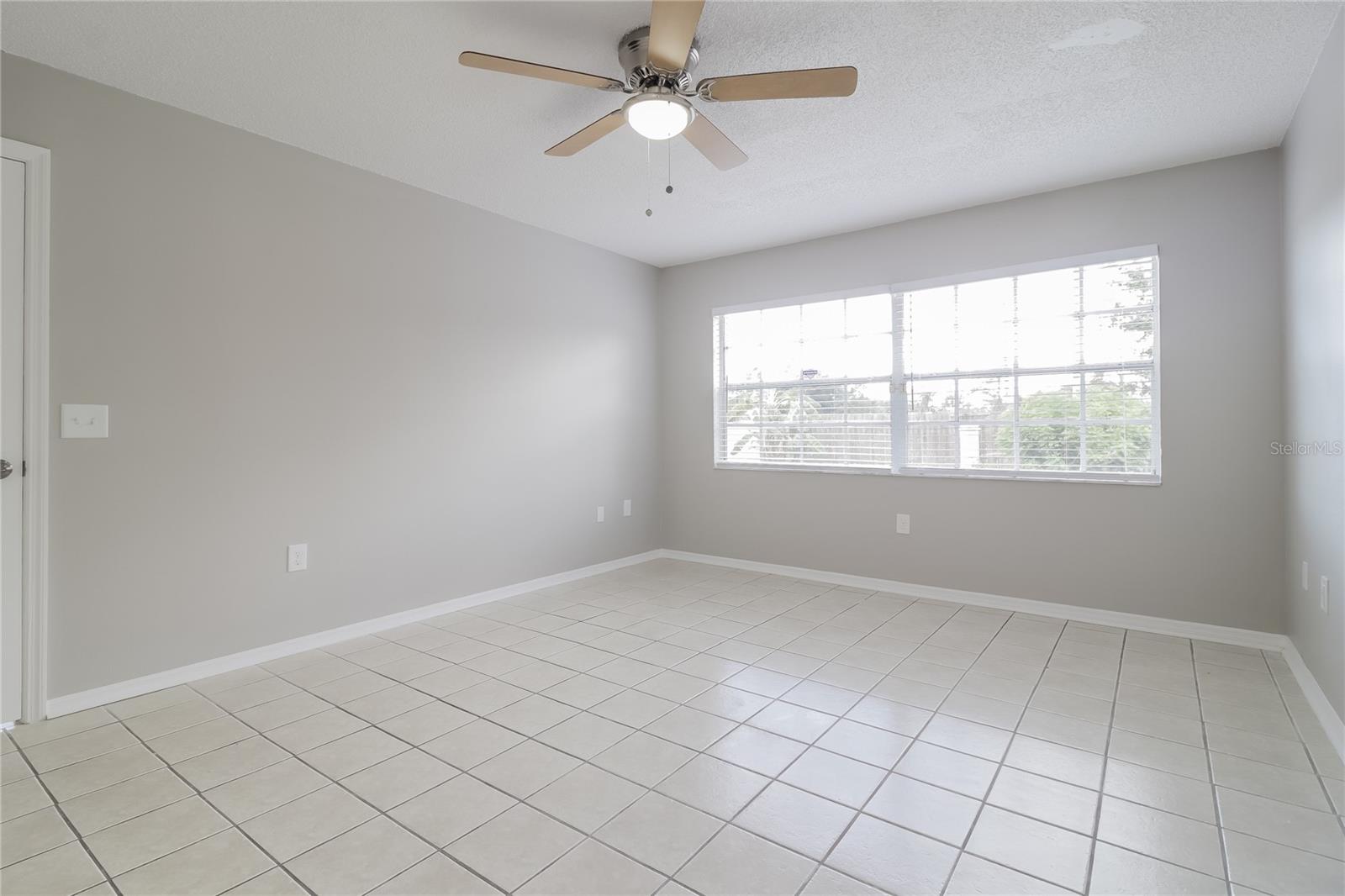 TWIN PINES - Residential Lease