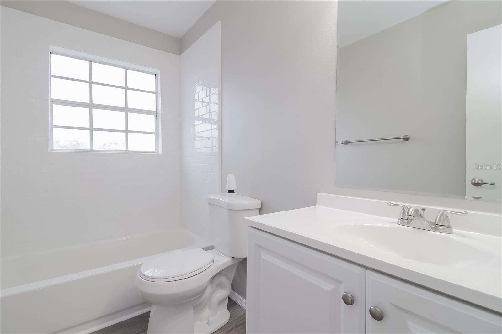 TWIN PINES - Residential Lease