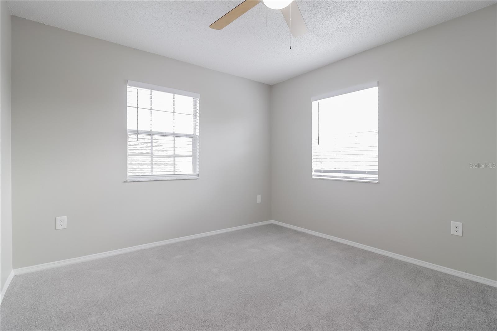 TWIN PINES - Residential Lease