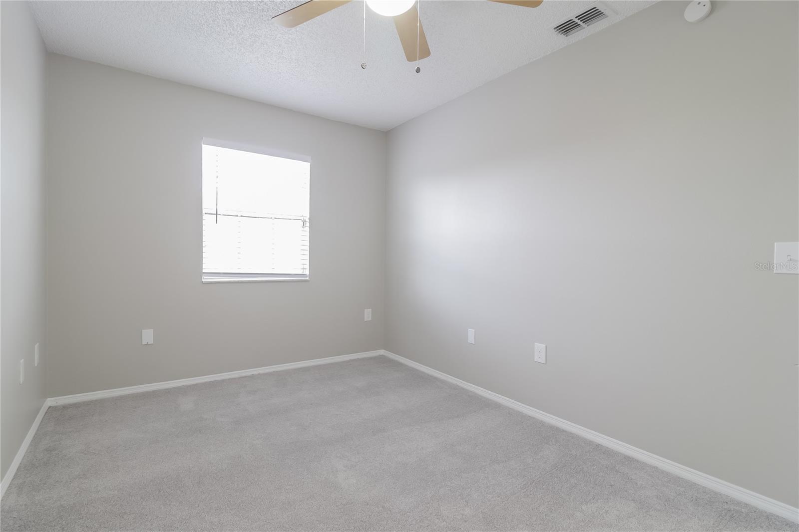 TWIN PINES - Residential Lease