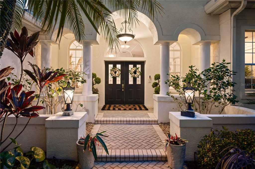 Photo of 10147 Cherry Hills Avenue Circle, Bradenton, FL 34202 (MLS # A4681743)