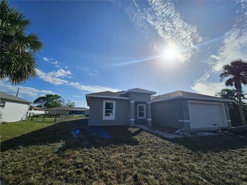 A home in PORT CHARLOTTE