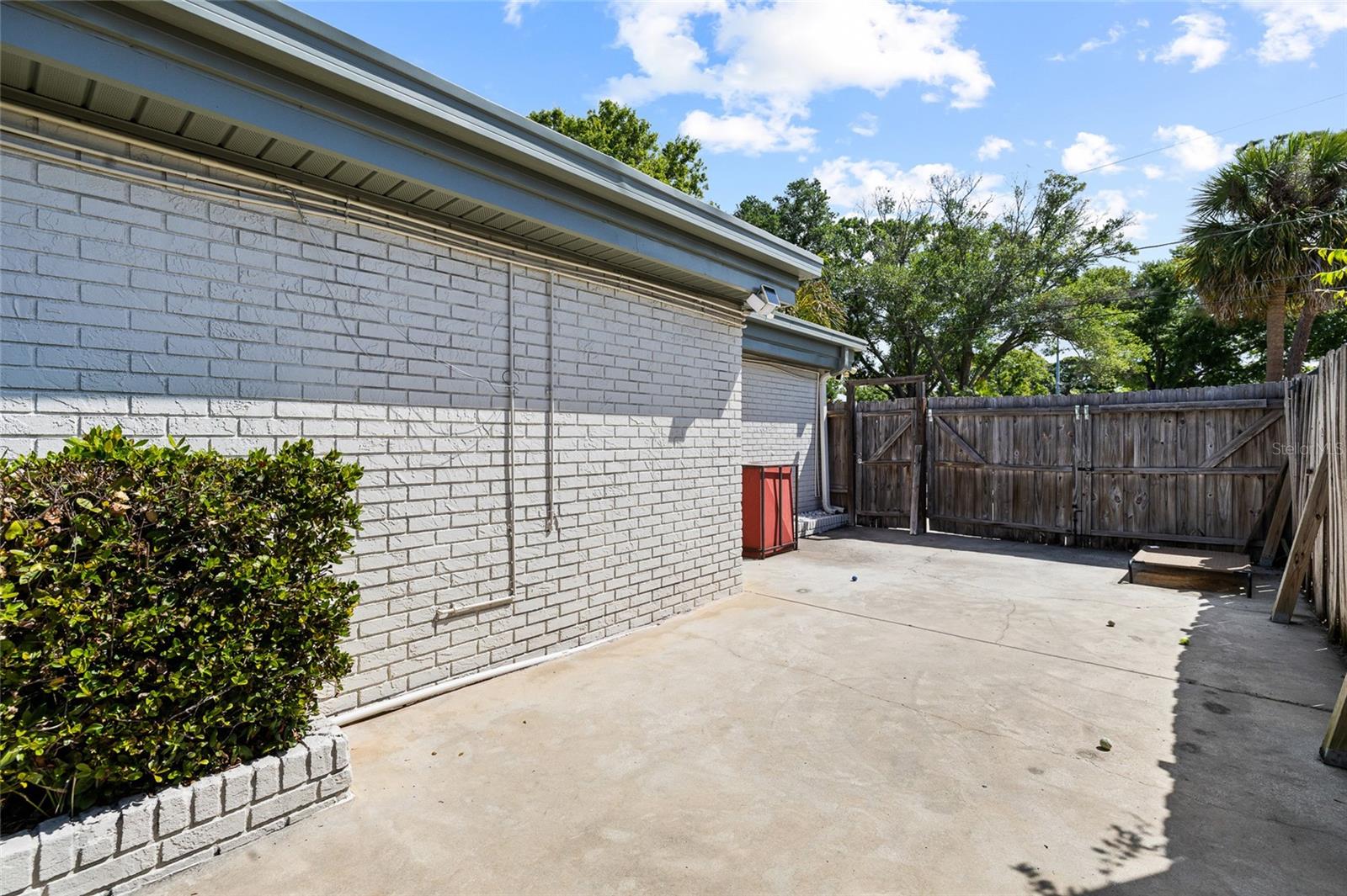 MANHATTAN MANOR REV - Residential