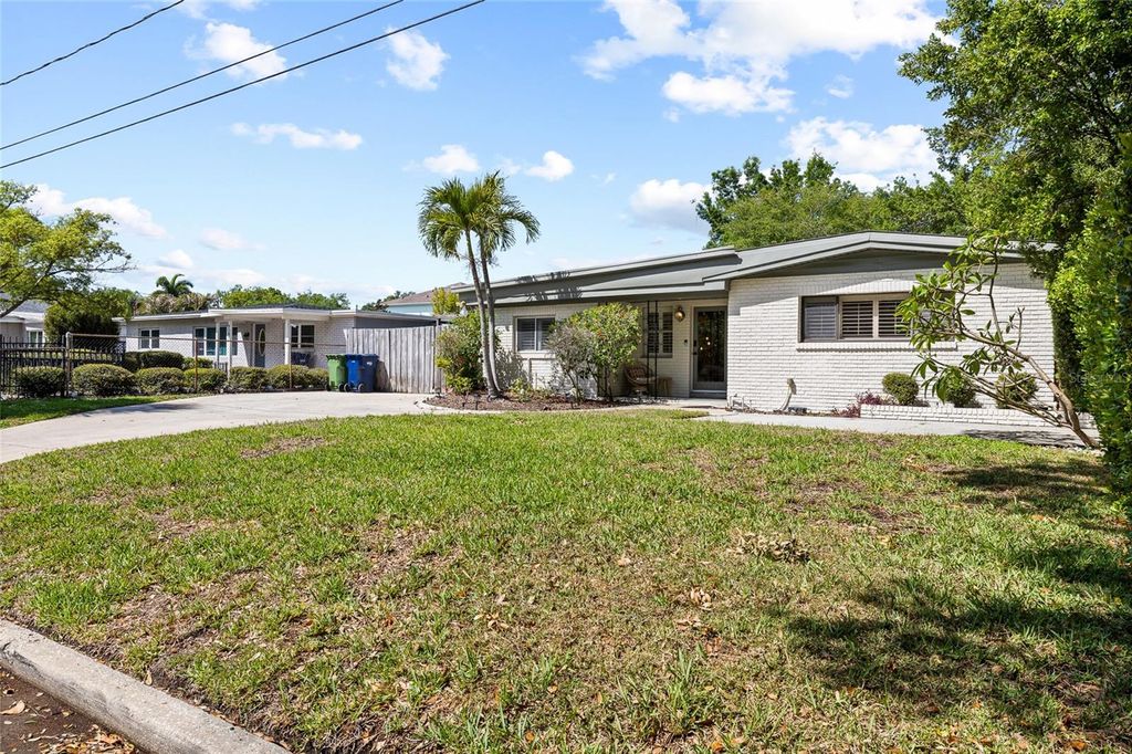 Photo of 4303 S Cameron Avenue, Tampa, FL 33611 (MLS # TB8493005)