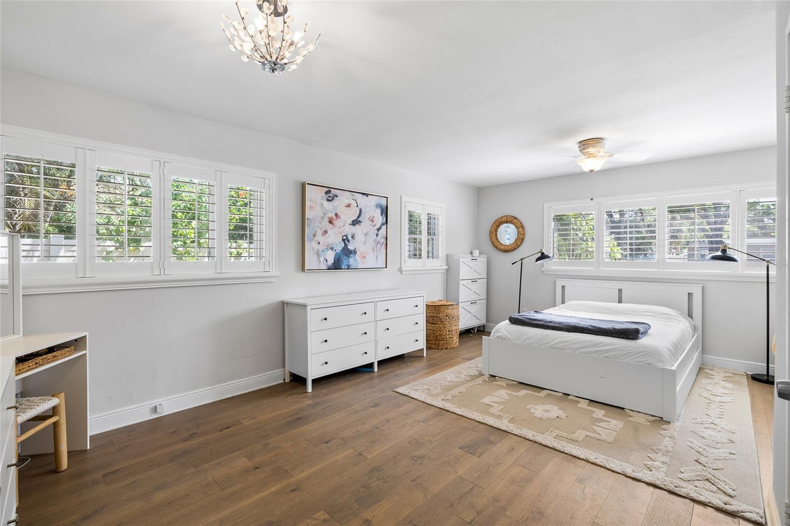 MANHATTAN MANOR REV - Residential