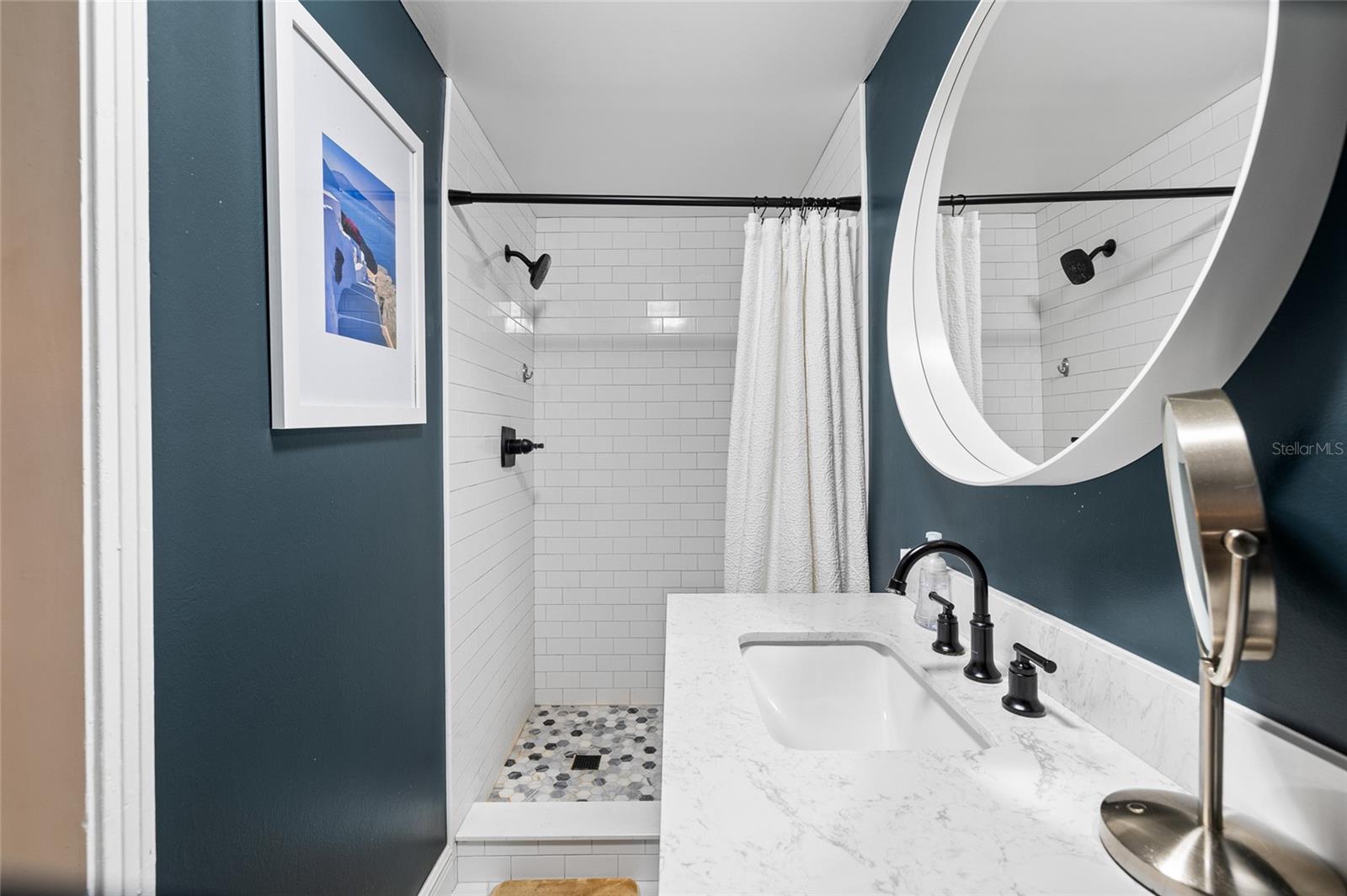 MANHATTAN MANOR REV - Residential