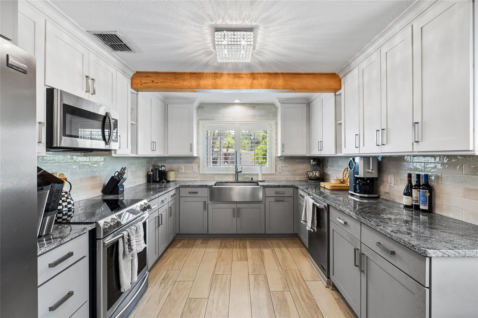 MANHATTAN MANOR REV - Residential