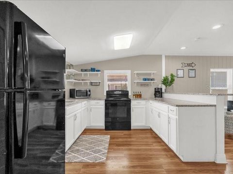 Tiny photo for 1214 E Caroline Street, Tavares, FL 32778 (MLS # G5105965)