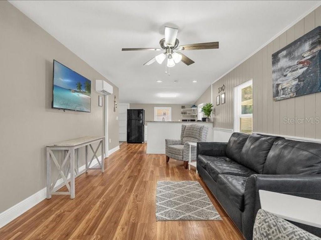 Photo of 1214 E Caroline Street, Tavares, FL 32778 (MLS # G5105965)