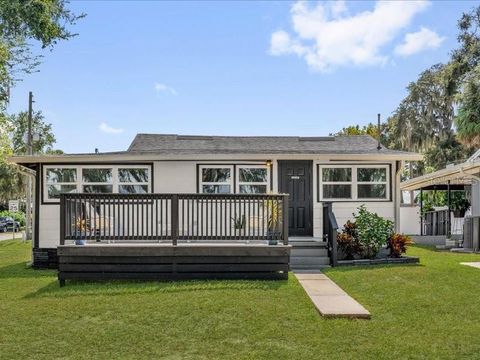 1214 E CAROLINE STREET TAVARES FL 32778