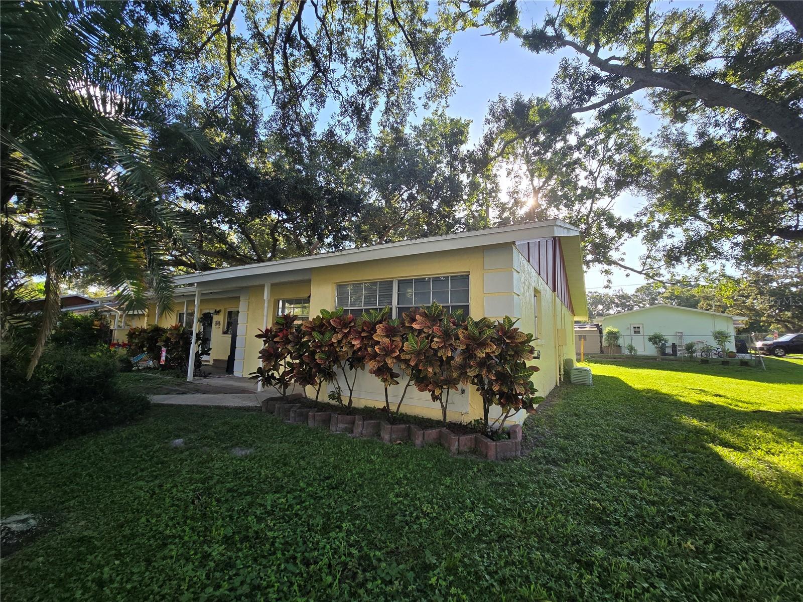 Don't miss this incredible opportunity! This spacious 2 bed, 2 bath corner villa is nestled in the highly sought-after Heather Hill community—just minutes from the heart of vibrant Downtown Dunedin and offering gorgeous lake views!
Located in an active 55+ community, you’ll love the heated pool, shaded picnic areas, and festive holiday events throughout the year. Surrounded by majestic live oaks and a tranquil lake, you’ll spot everything from turtles to graceful herons and roseate spoonbills right outside your door!
Plus, you're just a short drive from the warm, sandy beaches of the Gulf Coast, with shopping, top-notch medical facilities, and the 38-mile Pinellas Bike Trail all close by.
This is Florida living at its finest—don’t wait! Call now to schedule your private tour!
Includes: Cable TV, Community Pool, Internet, Maintenance Exterior, Maintenance Grounds, Private Road, Sewer, Trash, Water
NO Pets
