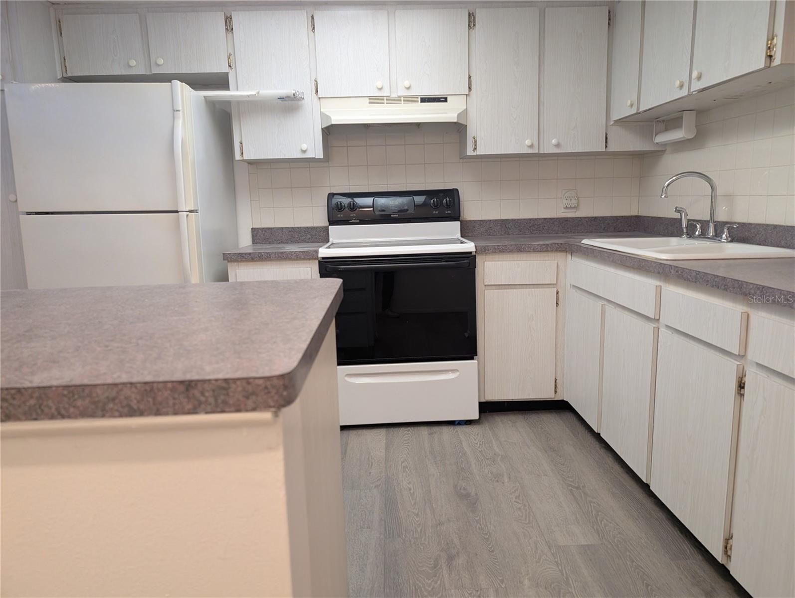 HEATHER HILL APTS - Residential Lease