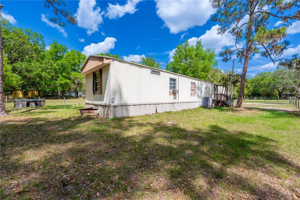 Photo of 8589 SE 66th Avenue, Trenton, FL 32693 (MLS # GC540022)