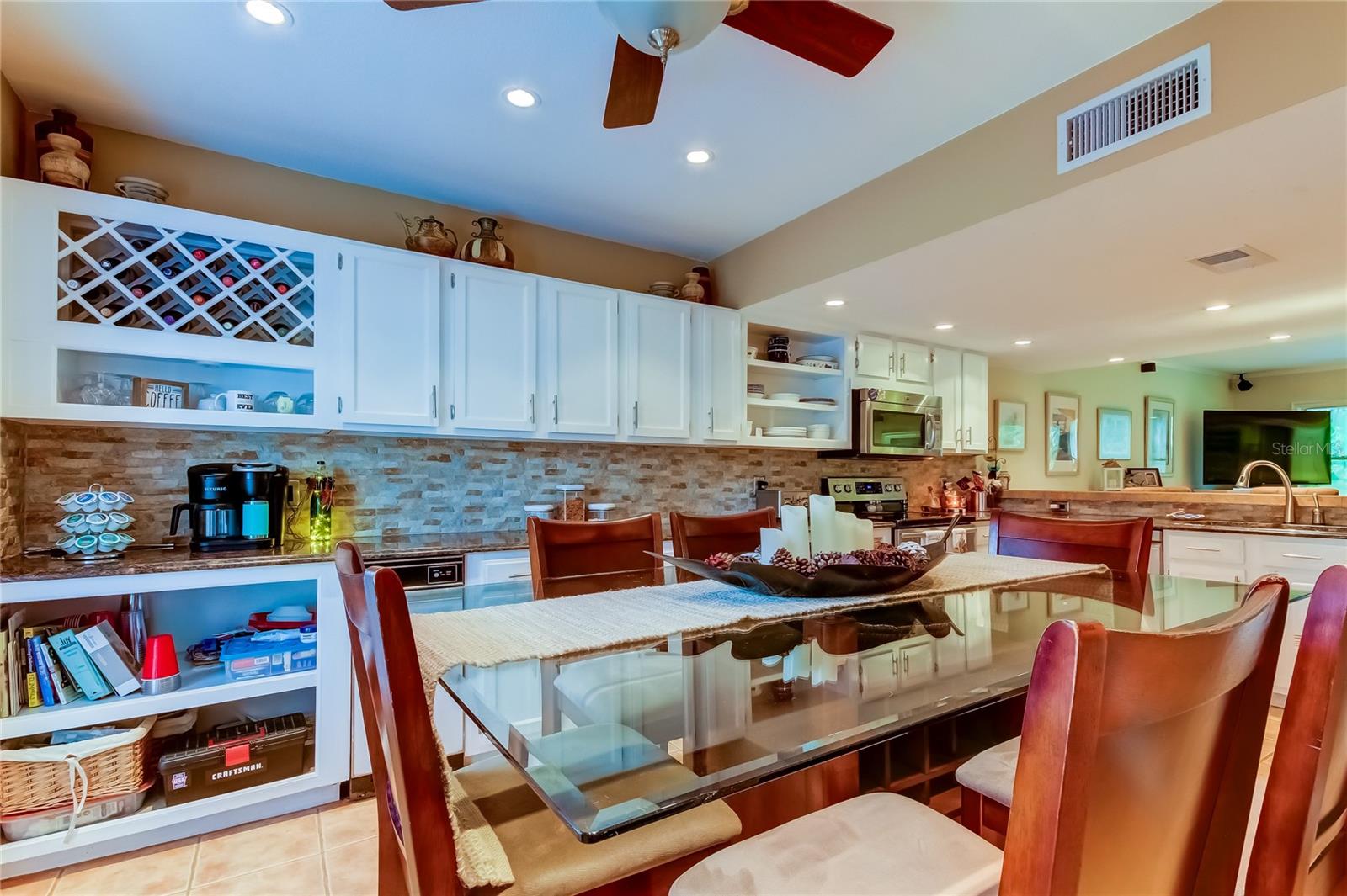 EAST LAKE WOODLANDS WOODS LANDING TWNHMS - Residential