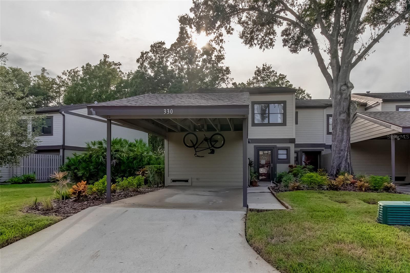 EAST LAKE WOODLANDS WOODS LANDING TWNHMS - Residential