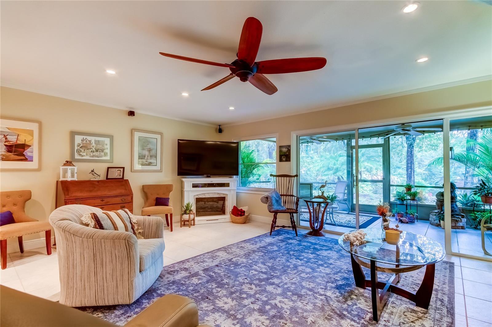 EAST LAKE WOODLANDS WOODS LANDING TWNHMS - Residential