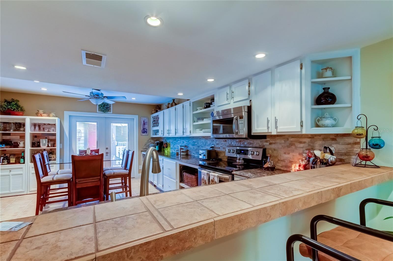 EAST LAKE WOODLANDS WOODS LANDING TWNHMS - Residential