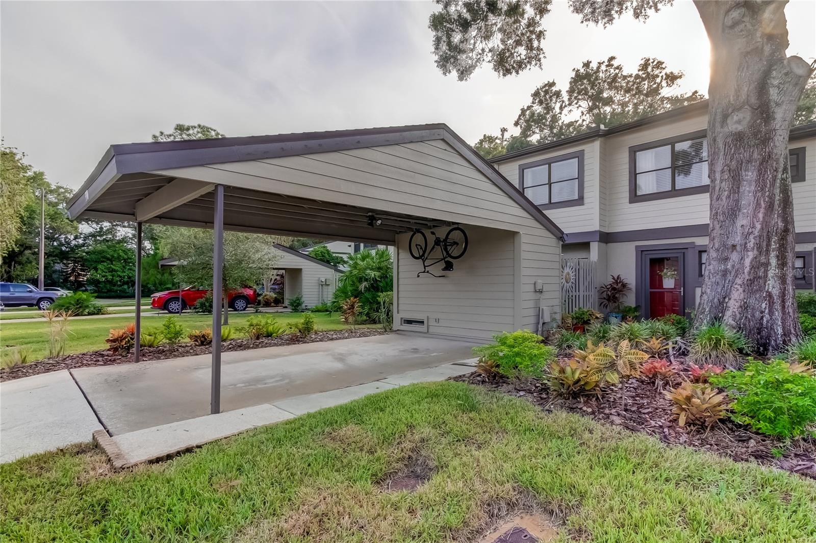 EAST LAKE WOODLANDS WOODS LANDING TWNHMS - Residential