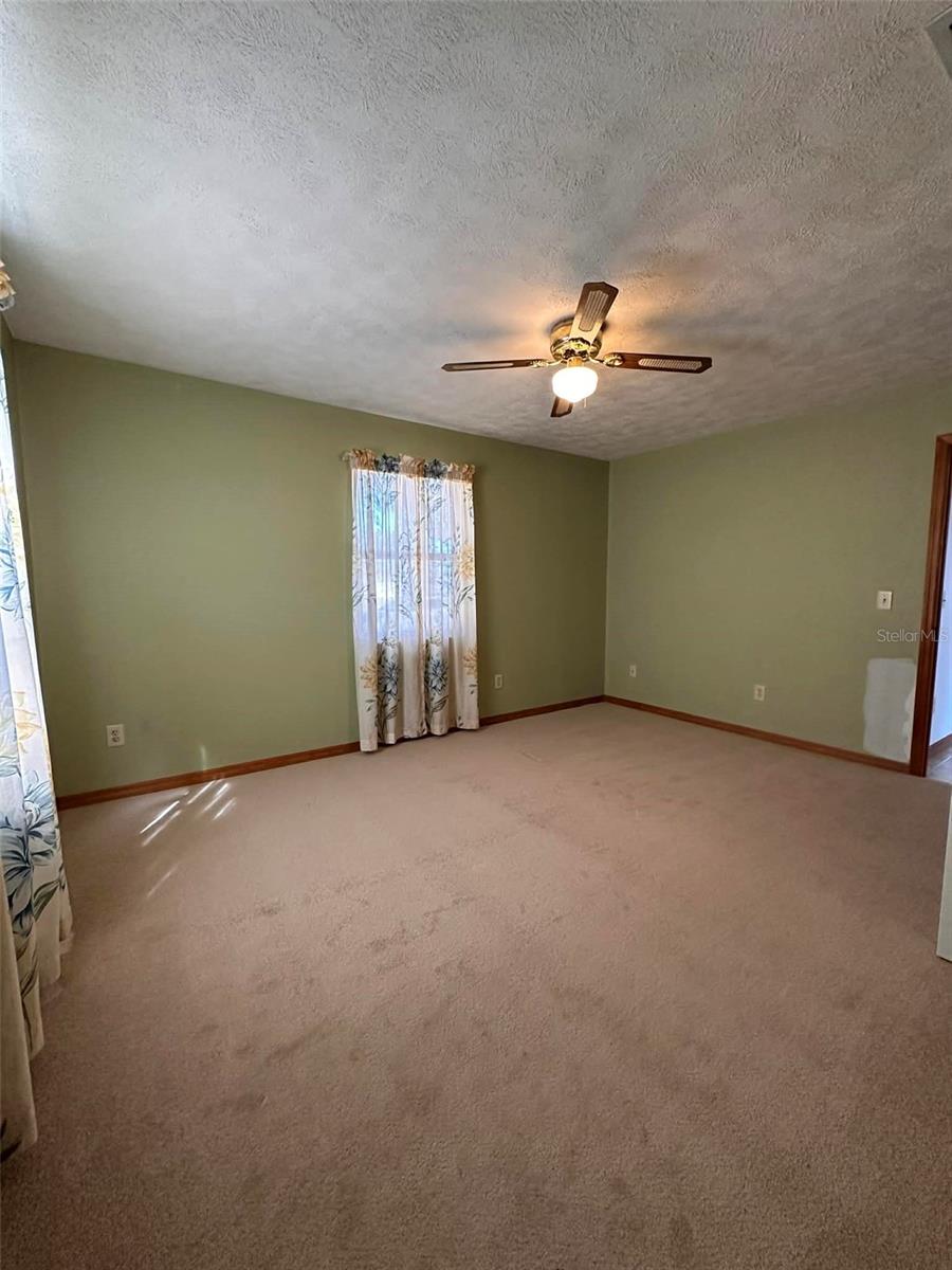 LAKE LYNNE - Residential