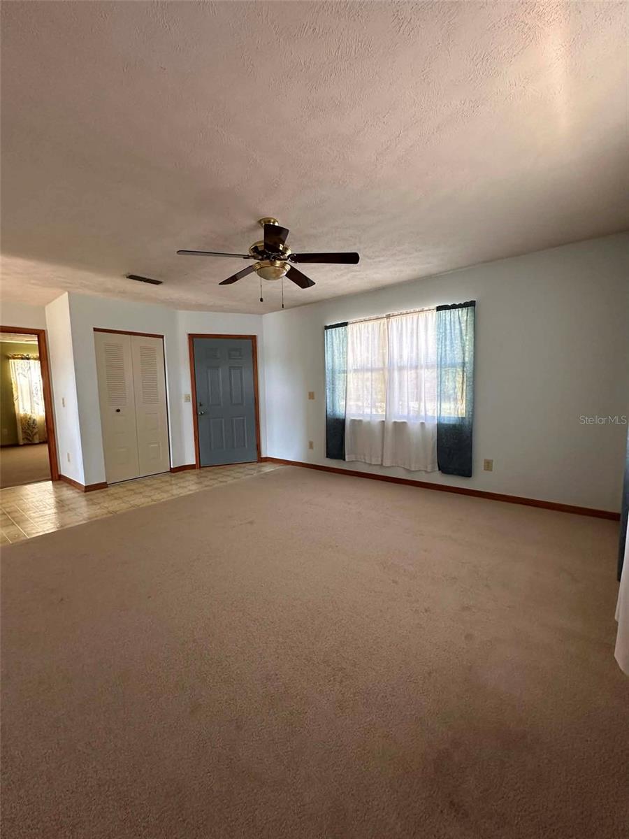 LAKE LYNNE - Residential