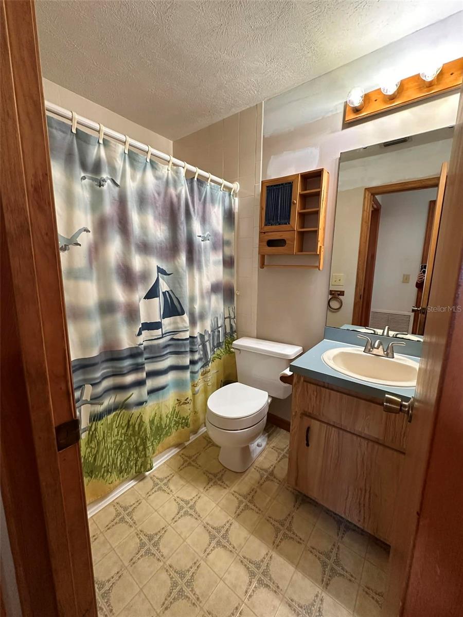 LAKE LYNNE - Residential