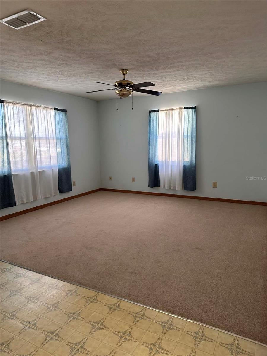 LAKE LYNNE - Residential