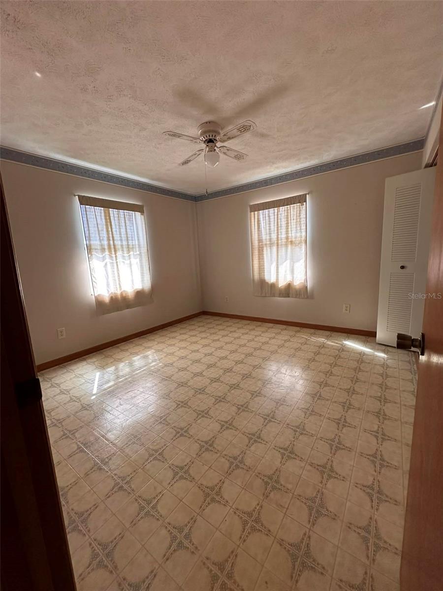 LAKE LYNNE - Residential