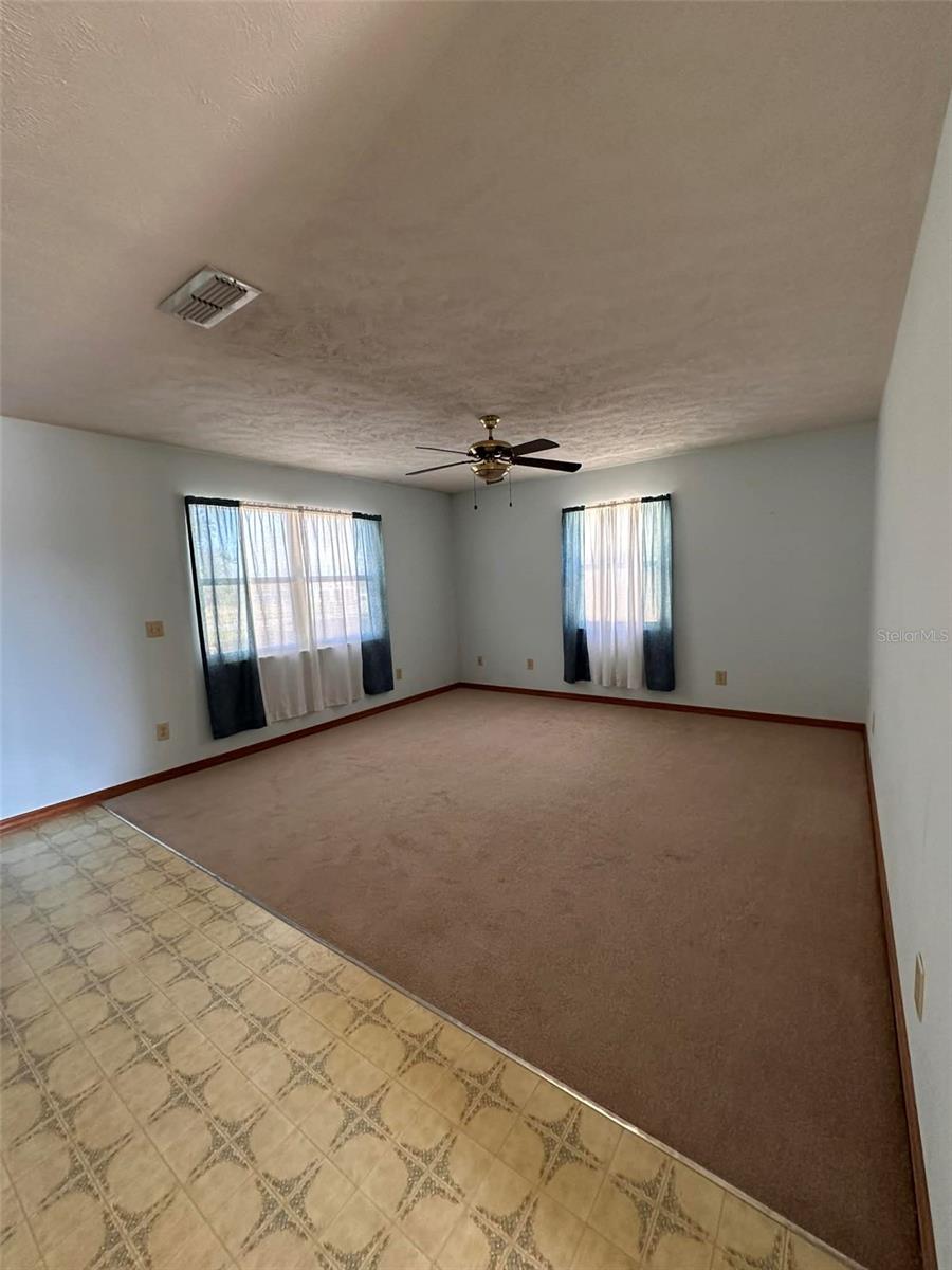 LAKE LYNNE - Residential