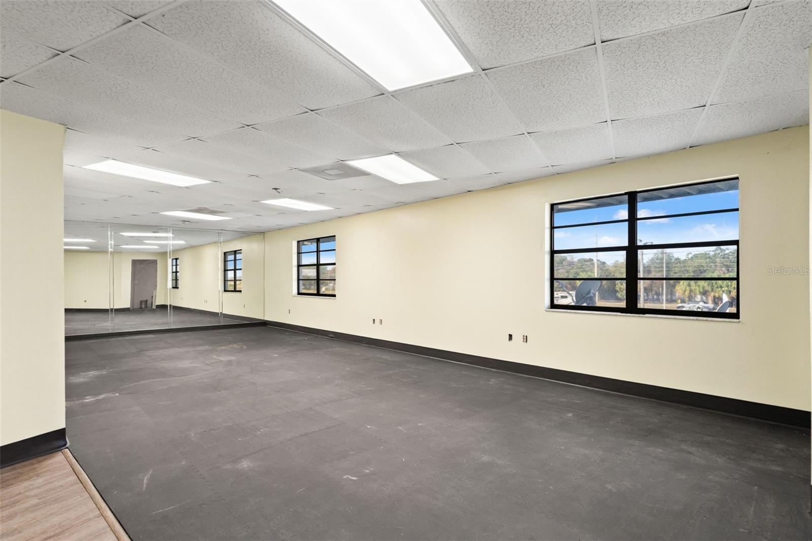 ACREAGE - Commercial Sale