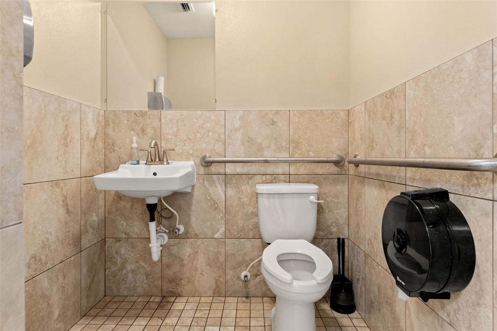 ACREAGE - Commercial Sale