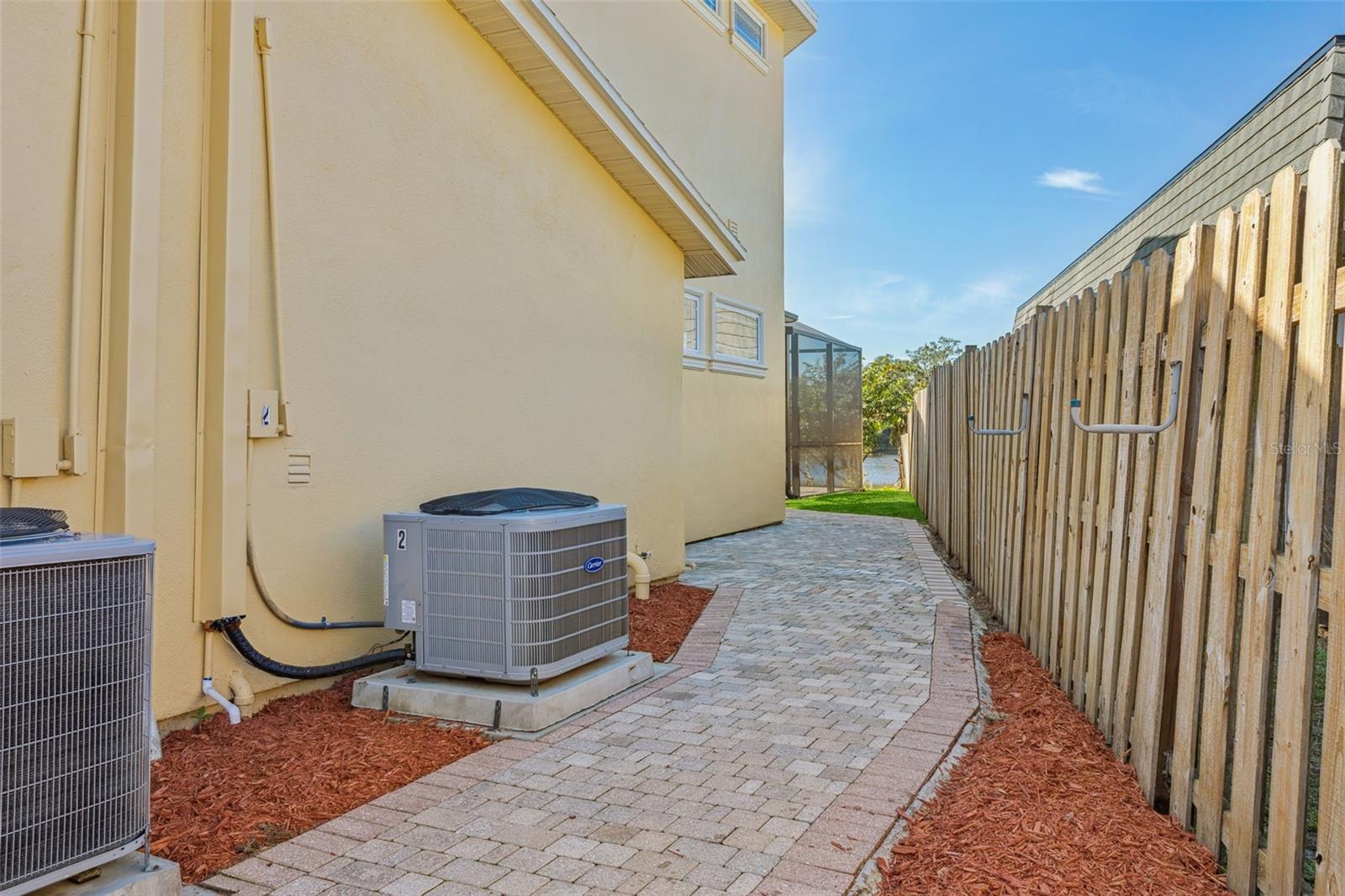 CARROLLWOOD SUB UN 20 - Residential