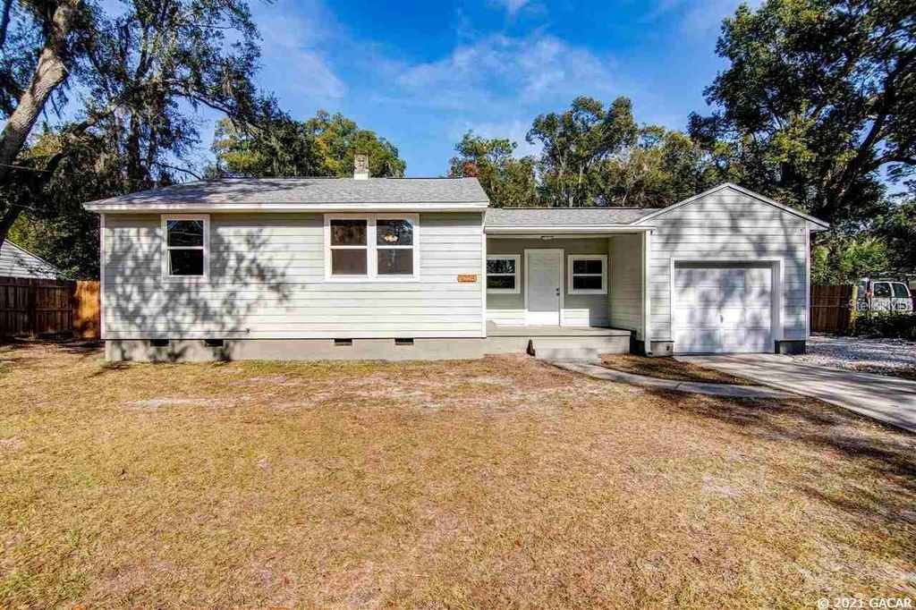 Photo of 1028 NE 7th Avenue, Gainesville, FL 32601 (MLS # GC538794)