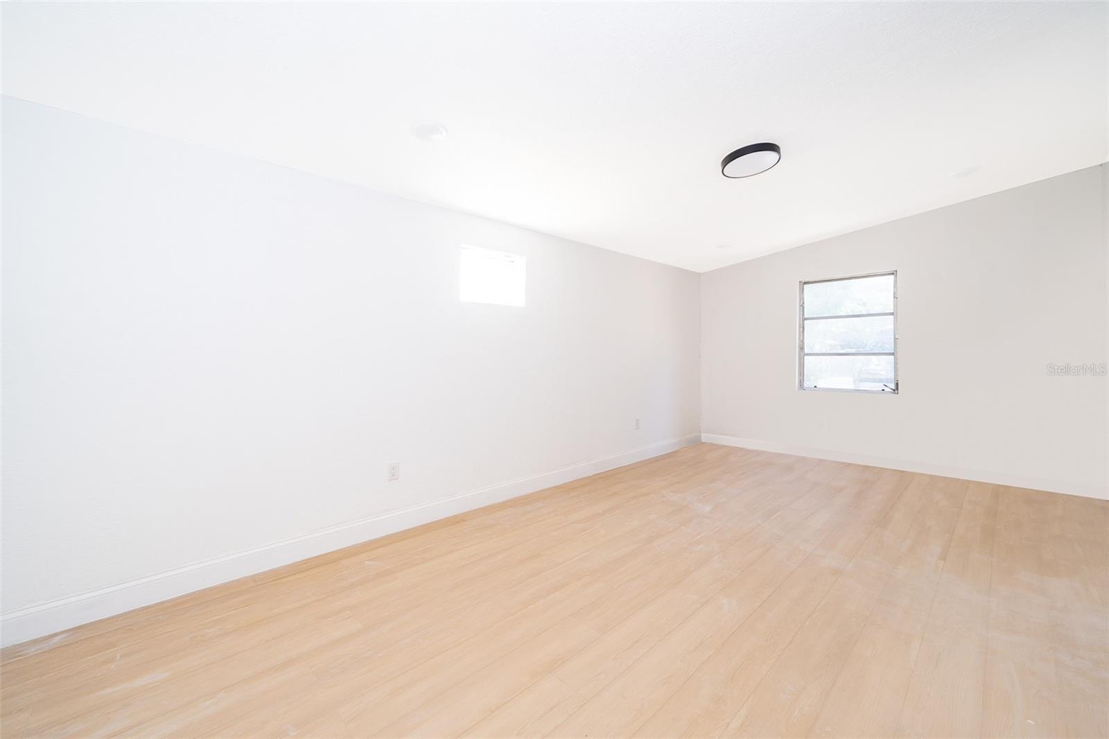 2906 MONROE STREET W