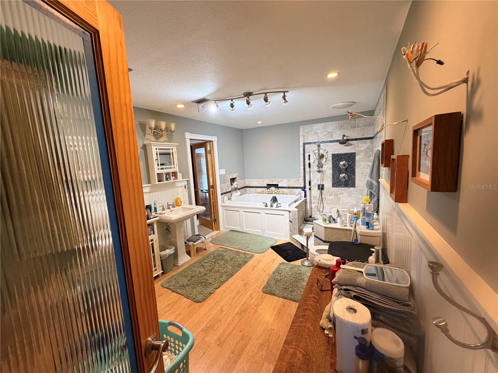 ROSETREE ESTATES - Residential