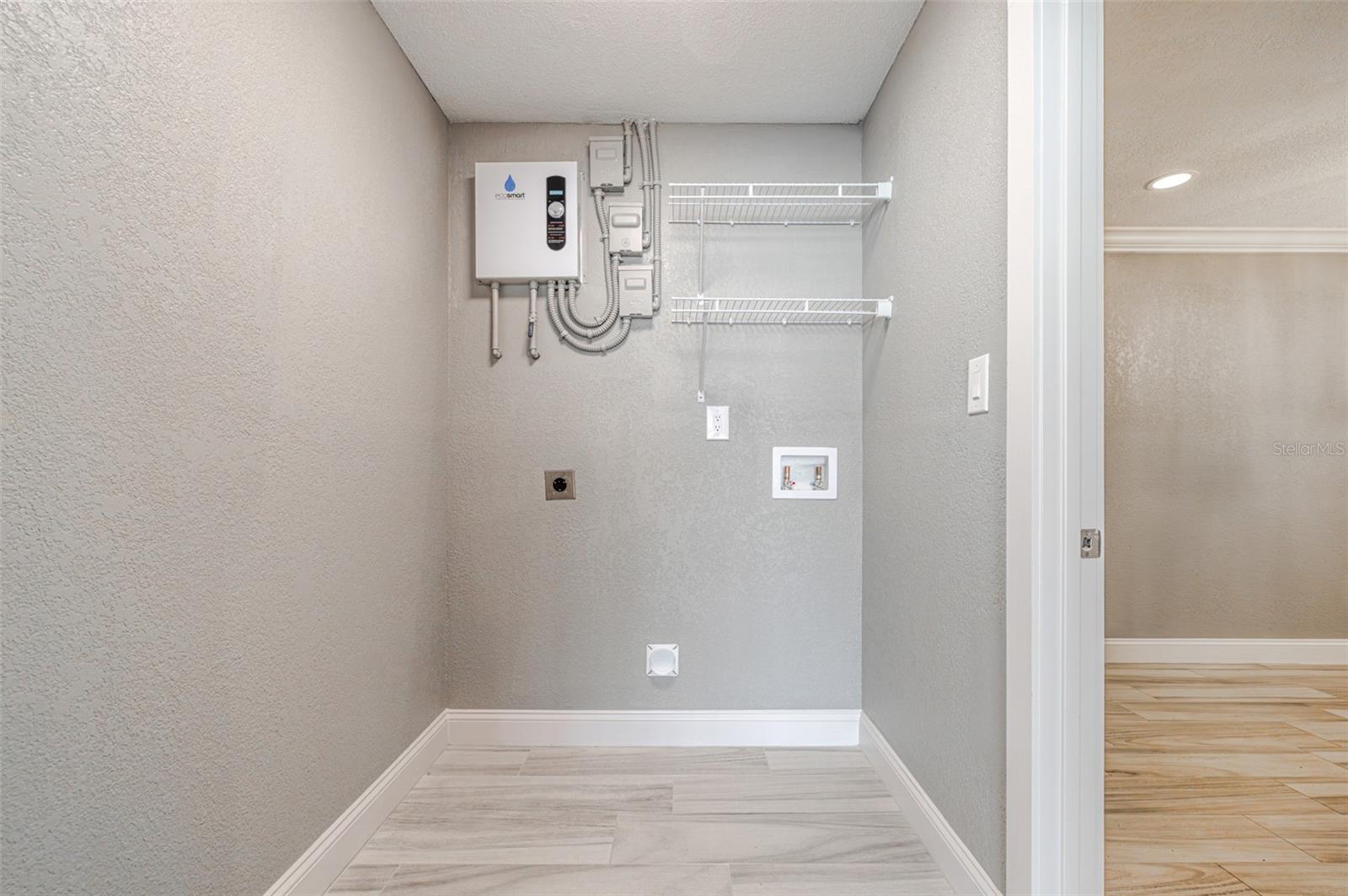 WYCHEWOOD SHORES - Residential