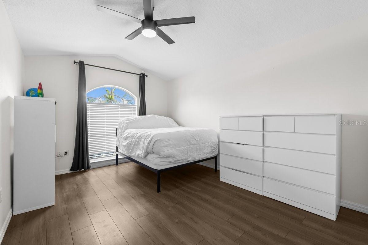 FLAT ISLAND - Residential