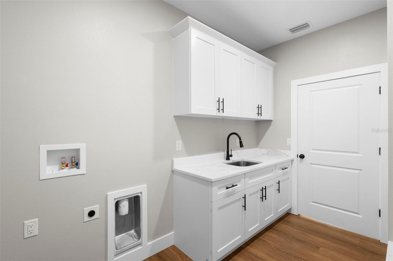 ROYAL TRAILS UNIT 01 - Residential