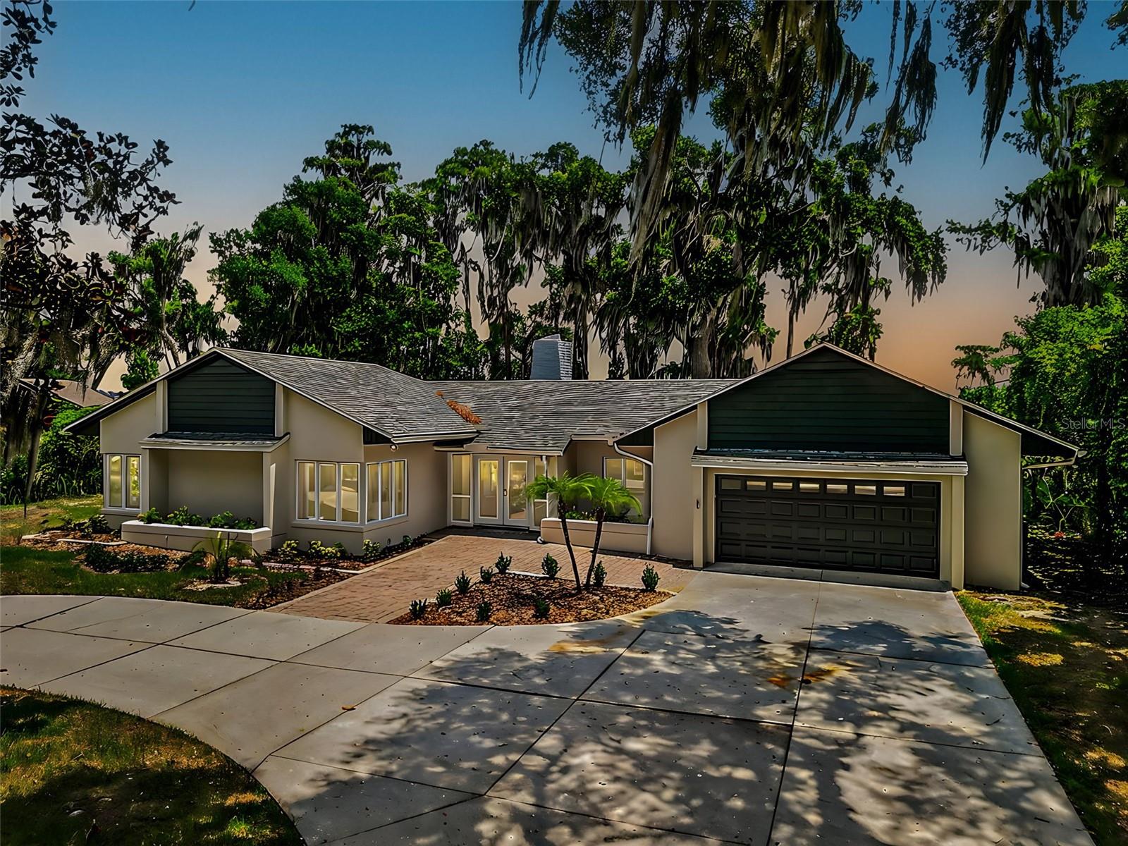 1261 W LAKESHORE DRIVE