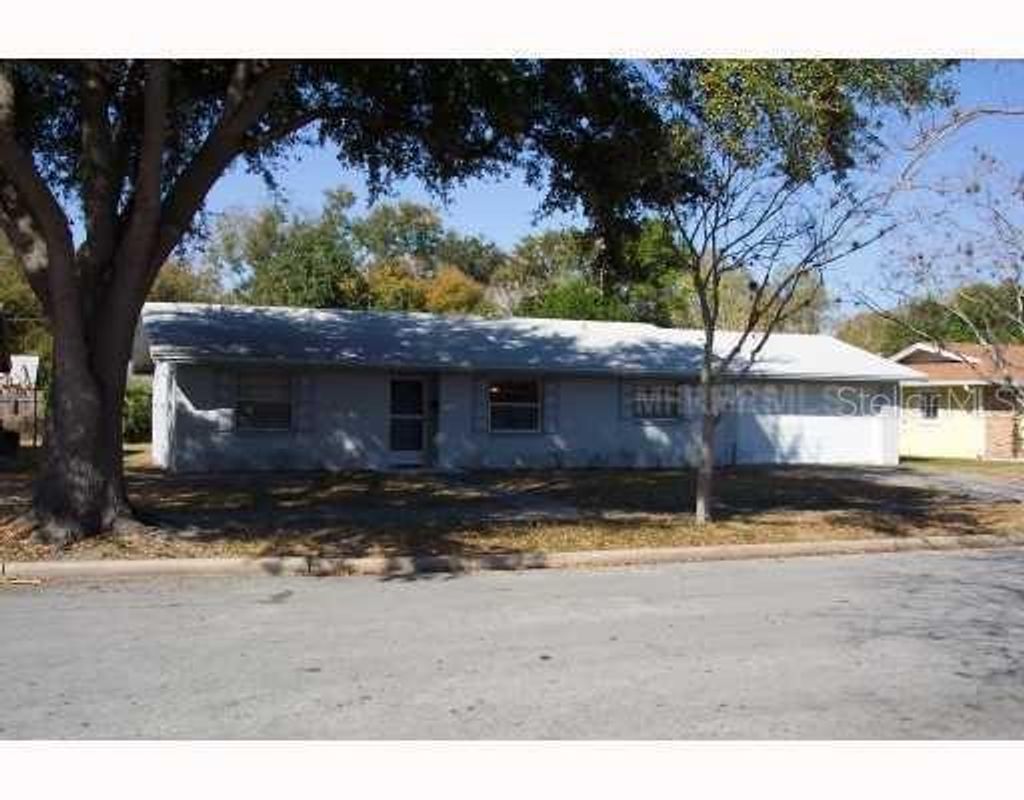 Photo of 2762 Clear Cove Lane, Orlando, FL 32805 (MLS # O6402602)