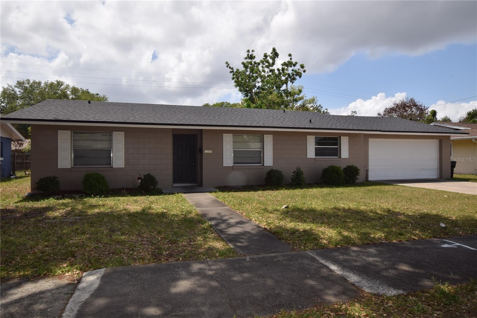 2762 CLEAR COVE LANE