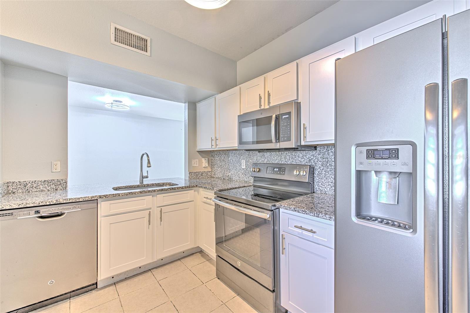 9515 AMBERDALE COURT 101